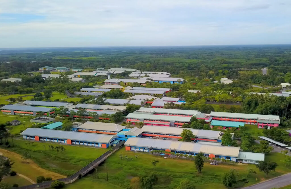 อาคารเครื่องมือวิทยาศาสตร์และเทคโนโลยี