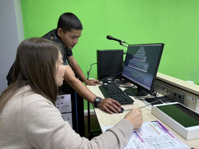 ศูนย์บรรณสารและสื่อการศึกษาได้จัดอบรมหลักสูตร “การใช้งานเทคโนโลยีสำหรับการเรียนการสอนในห้อง Smart Classroom (อาคารเรียน ST)"