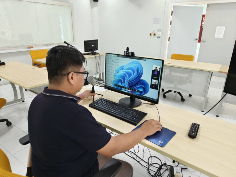 ศูนย์บรรณสารและสื่อการศึกษาได้จัดอบรมหลักสูตร "เรียนรู้เครื่องมือที่ใช้ในการออกแบบและตกแต่งภาพ ด้วยฟรีแวร์ Photo Pea"