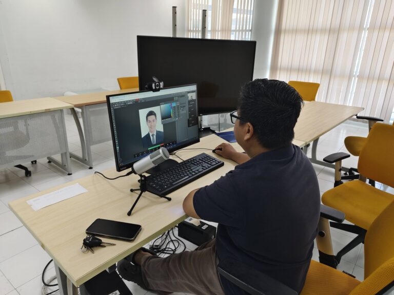 ศูนย์บรรณสารและสื่อการศึกษาได้จัดอบรมหลักสูตร "เรียนรู้เครื่องมือที่ใช้ในการออกแบบและตกแต่งภาพ ด้วยฟรีแวร์ Photo Pea"