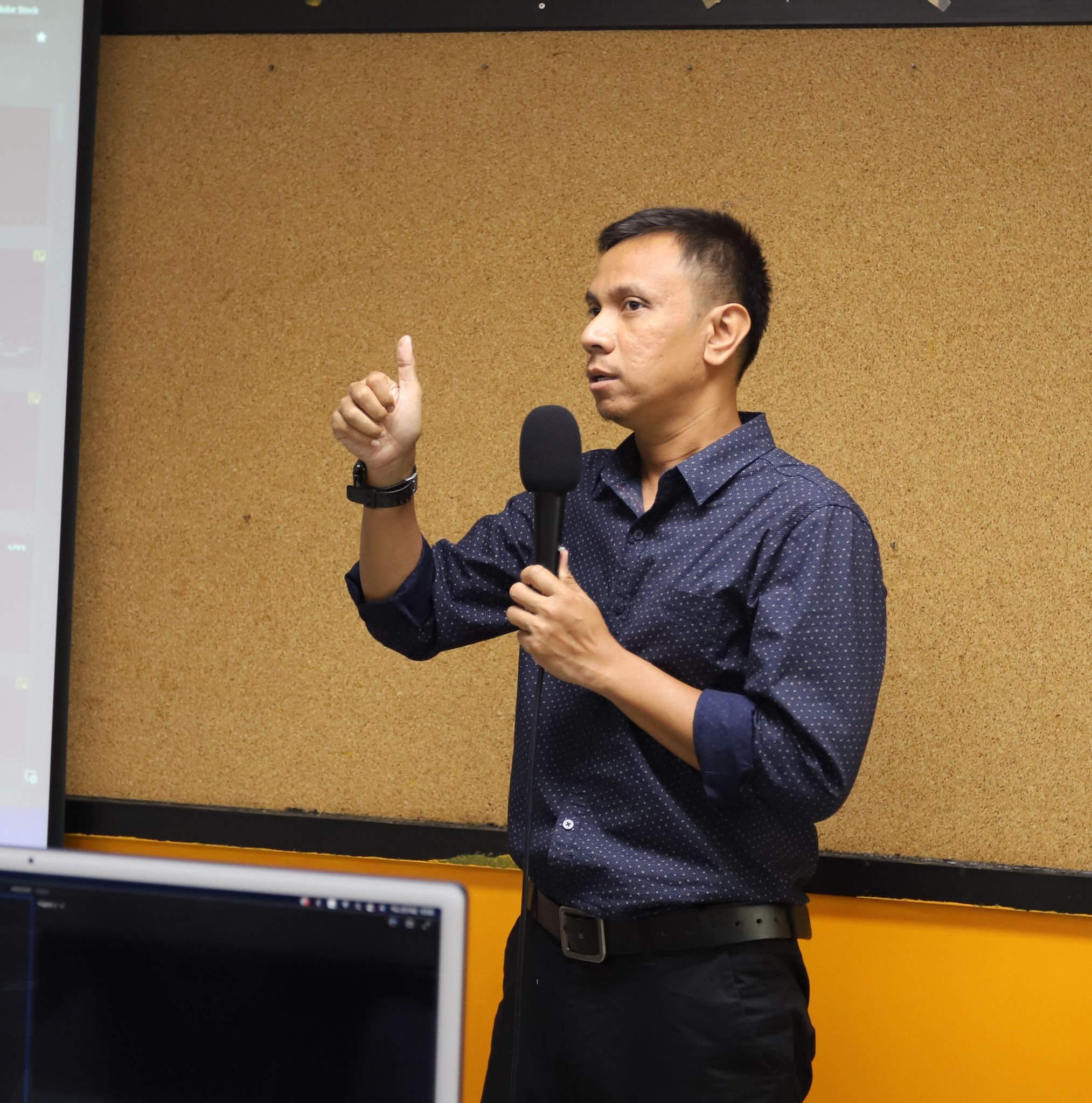 นุรุณ จำปากลาย