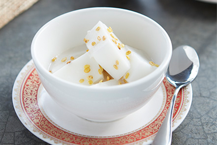 Read more about the article ขนมกวนขาว  ขนมพื้นบ้านแสนธรรมดา ของจังหวัดนครศรีธรรมราช