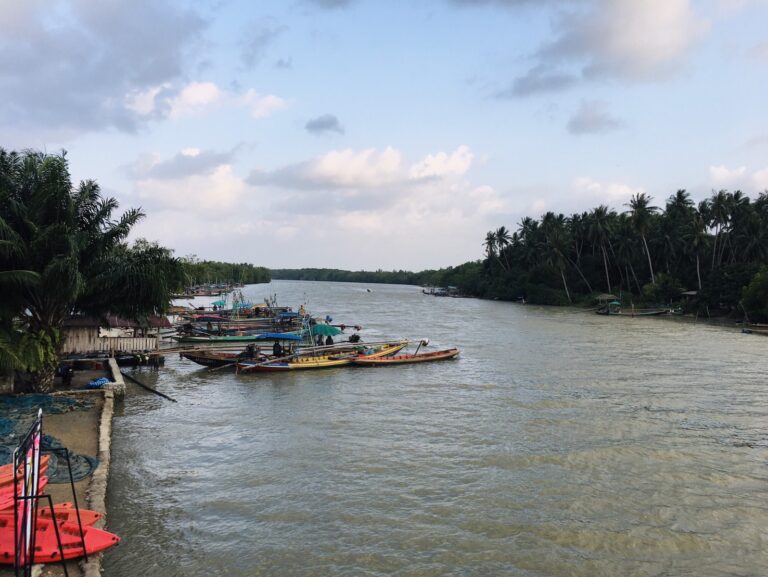 คลองปากพยิง