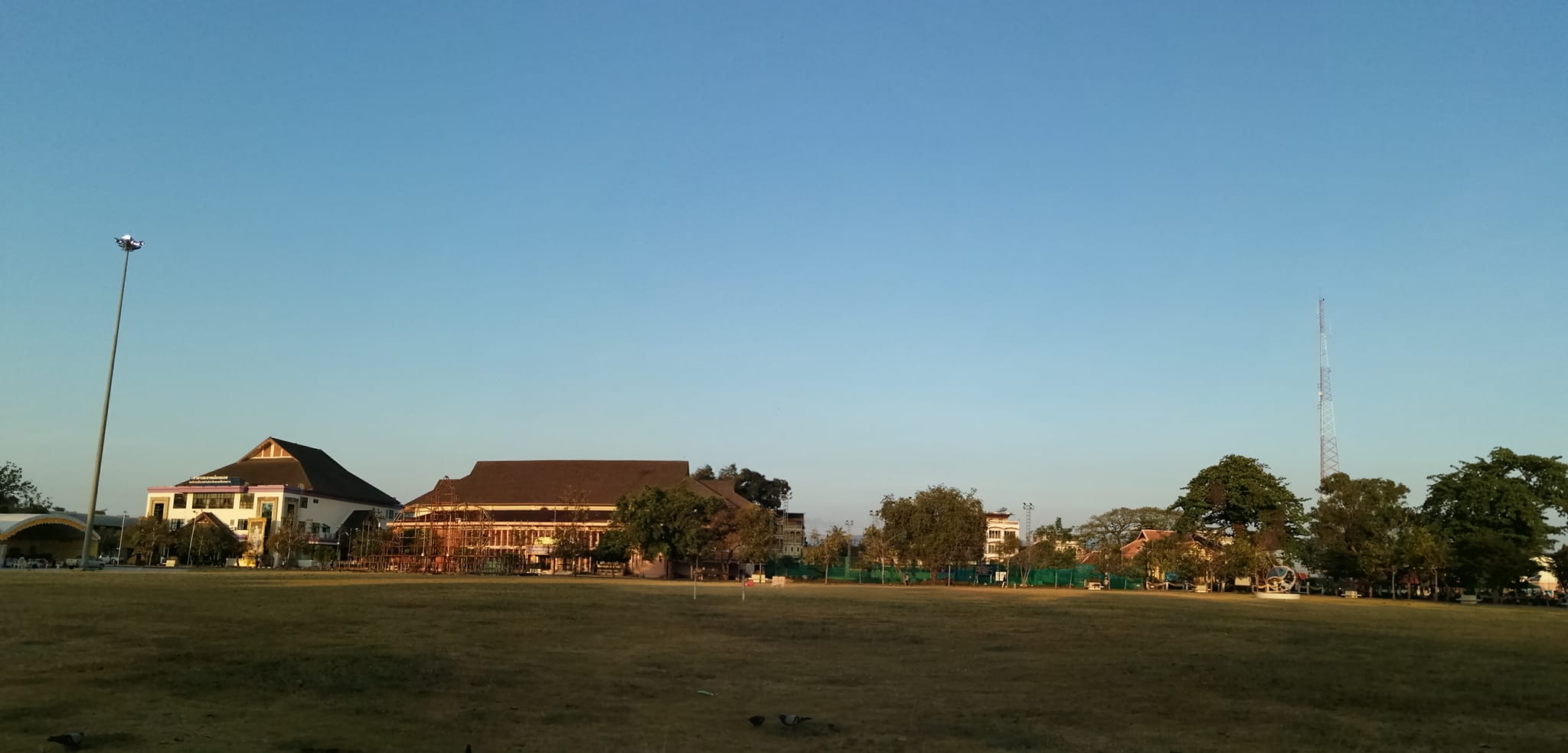 สนามหน้าเมือง