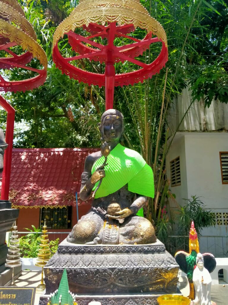 Read more about the article อนุสาวรีย์แม่เจ้าอยู่หัว (พระนางเลือดขาว) ผู้ที่เป็นสัญลักษณ์แห่งความดีงาม ความใจบุญมีกุศลในการบำรุงพระศาสนา