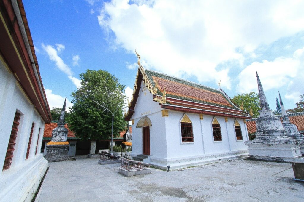 วิหารพระแอด