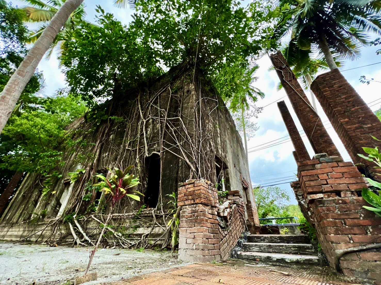 Read more about the article อุโบสถเก่าร้อยปี วัดไพศาลสถิตย์ : ศาสนสถานคู่ชุมชนปากน้ำปากพยิง