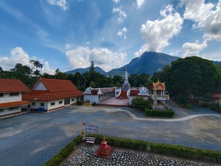 Read more about the article วัดหน้าเขาเหมน อ.ช้างกลาง จ.นครศรีธรรมราช