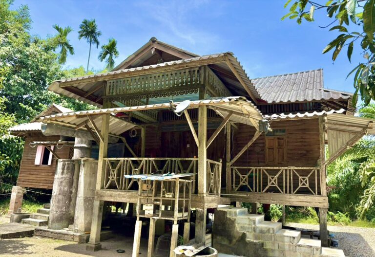 Read more about the article เริน ไม้ใต้ถุนสูง : สถาปัตยกรรมดั้งเดิมจากภูมิปัญญาของภาคใต้
