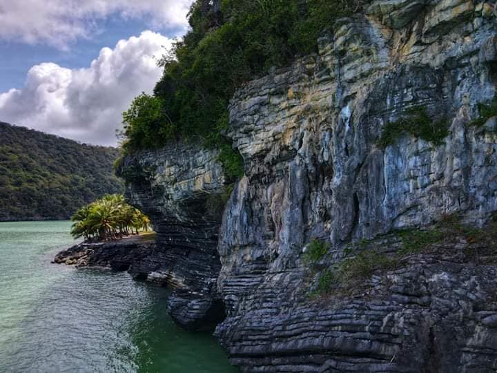 เขาหินพับผ้า